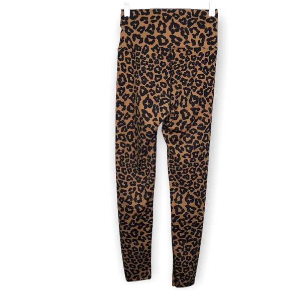 Beach Riot Sport Piper Leopard Print Legging - Picture 4 of 10